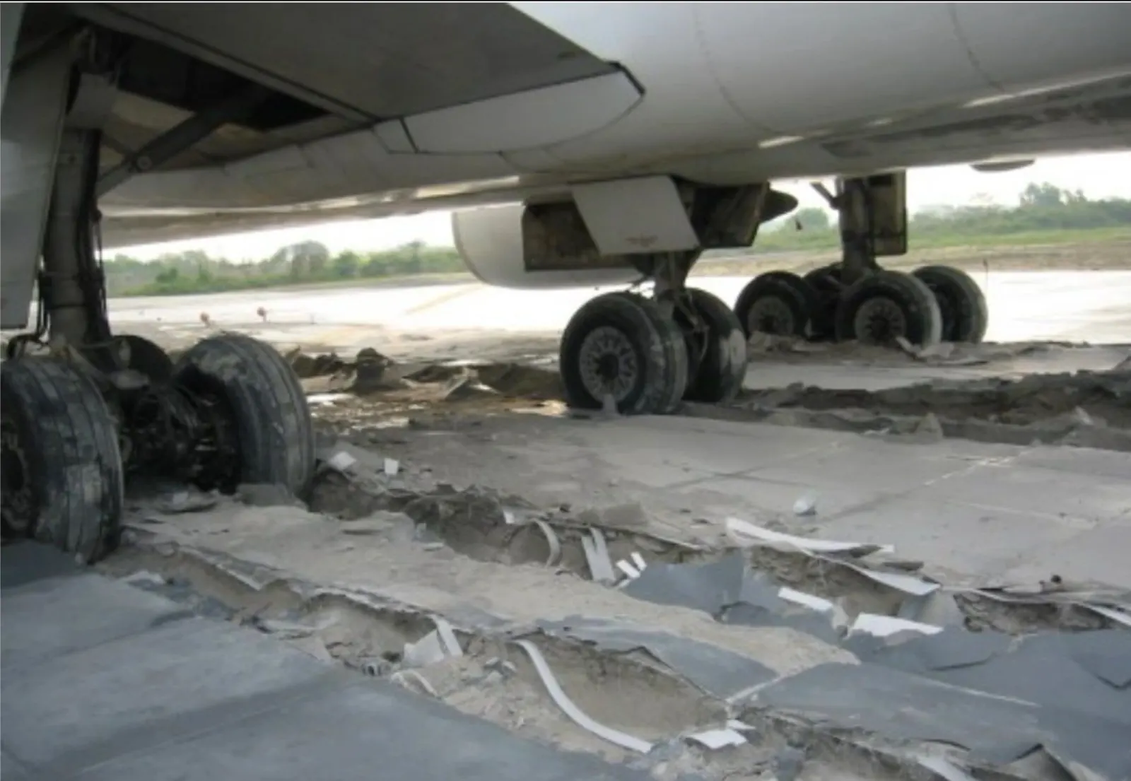 Overrun into the arrestor bed (EMAS)
